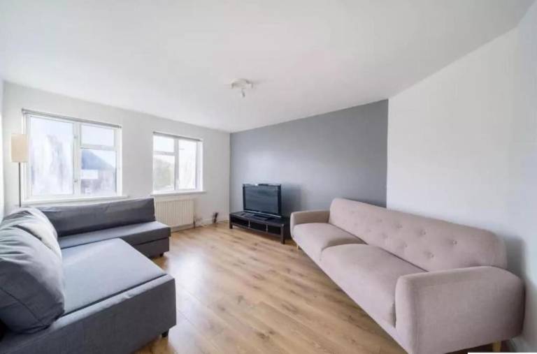 Apartment Walton-on-Thames