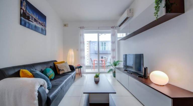 Apartment with 2 rooms for 6 persons — photo 2