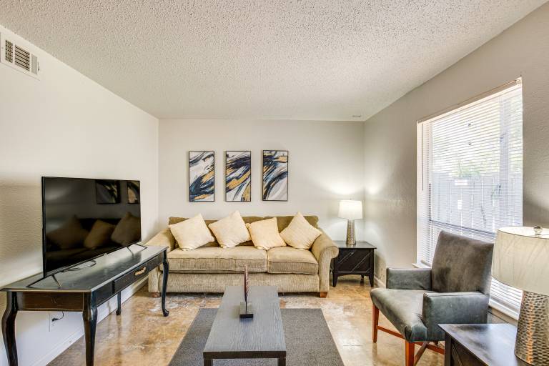 Dallas Condo in Walkable Knox Street District
