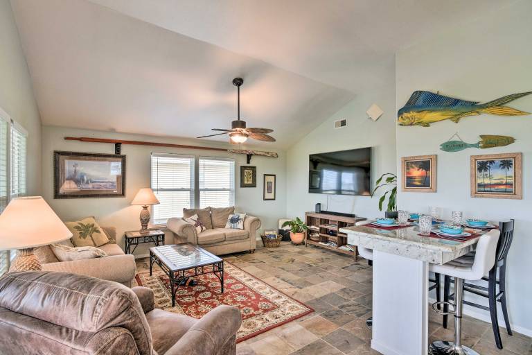 Unwind Poolside, Walk to Beach! Galveston Retreat — photo 2