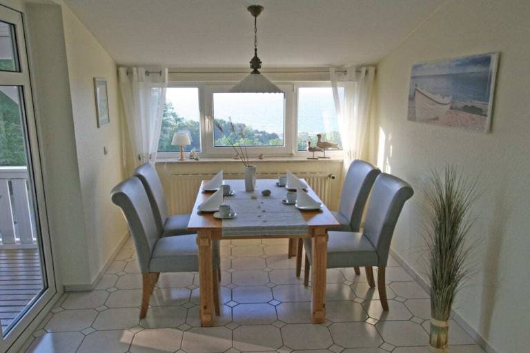Vacation home with garden — photo 2