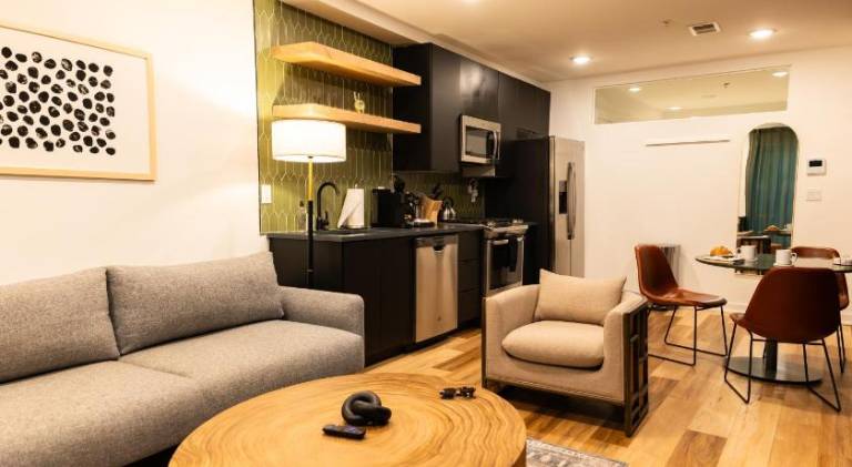 Serviced apartment with 2 rooms for 5 persons — photo 2
