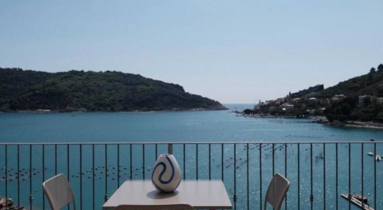 Serviced apartment with patio | Perfect for remote work — photo 4