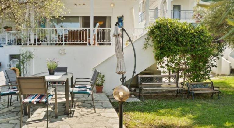Fully equipped house with patio & garden | Next to the beach | Pets allowed in Sithonia