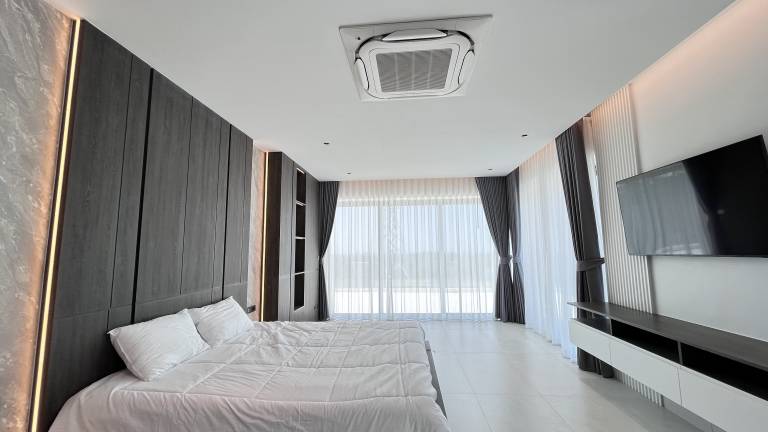 Family-friendly villa with private pool, terrace & yard | Garden view | Pets are welcome — photo 3