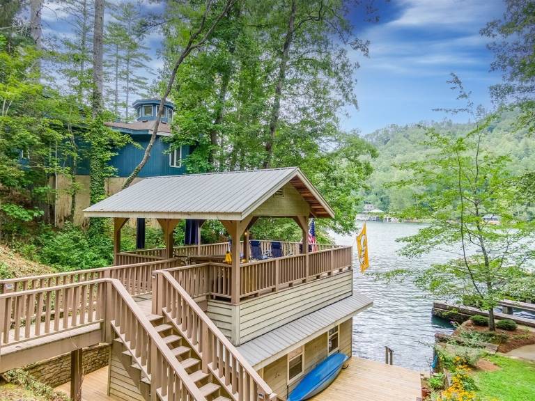 House Lake Burton