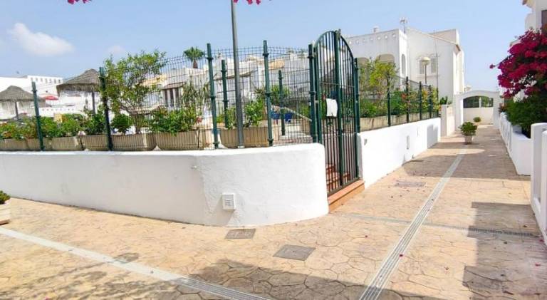Holiday apartment with patio & pool | Beach nearby | Dogs allowed — photo 5