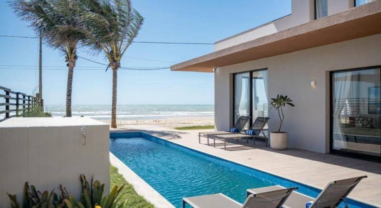 Holiday apartment with pool in Trairi
