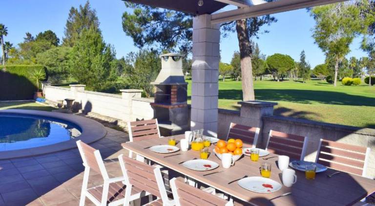Chalet with terrace, private pool & yard in València