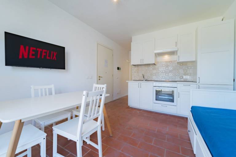 Holiday apartment with yard & terrace — photo 4