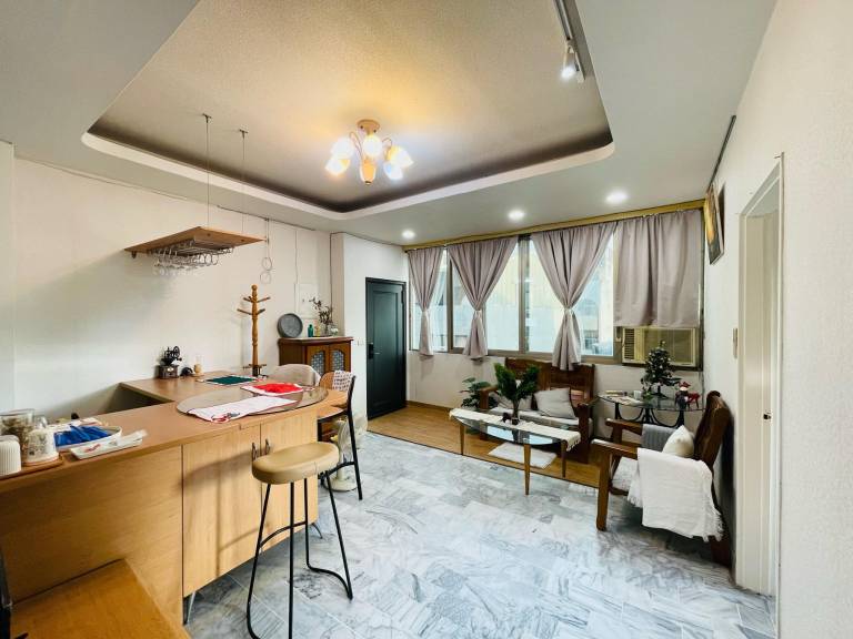 Apartment with yard — photo 2