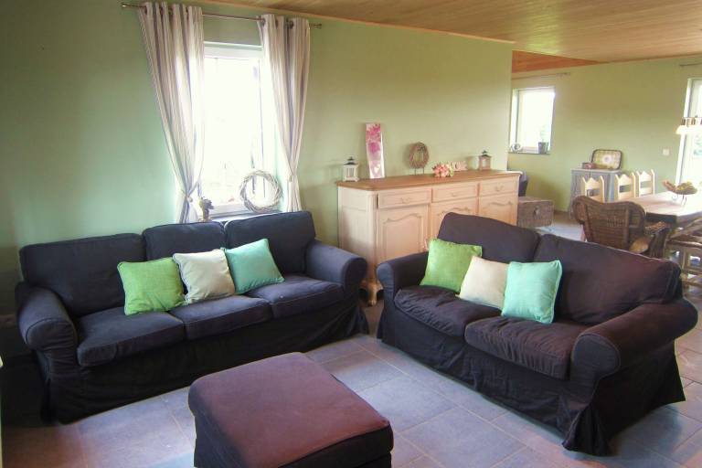 Child-friendly beautiful vacation home with yard, patio & BBQ | Nature view | Pet-friendly — photo 3