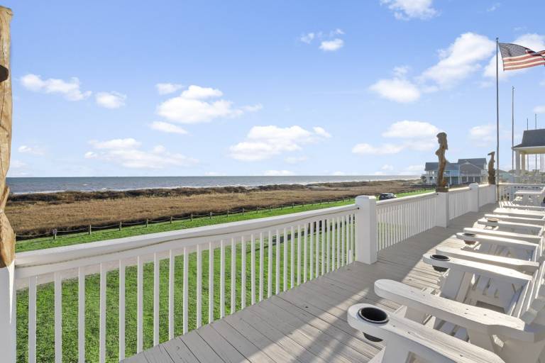 Nice house with BBQ | Beach view | Dogs allowed in Bolivar, TX