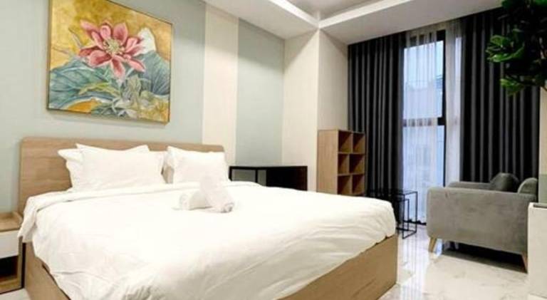 Nice house with pool | Next to Bến Thành Market | Suitable for remote work | Pets allowed — photo 2