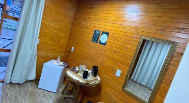Lodge with yard — photo 3