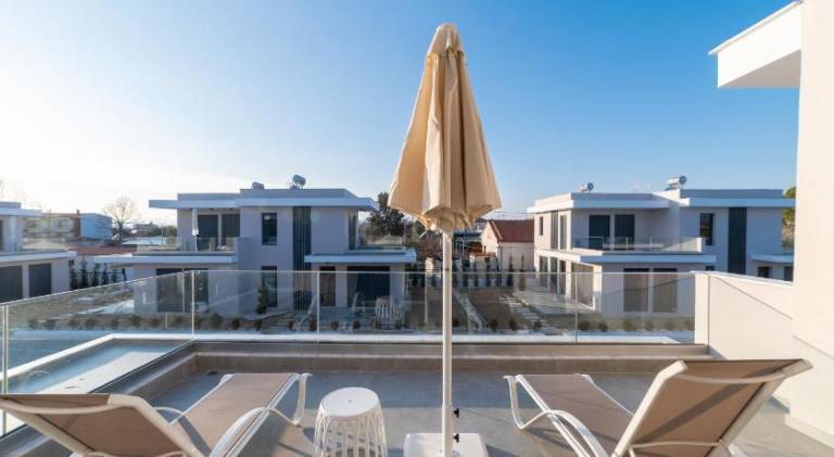 Holiday apartment with terrace — photo 4