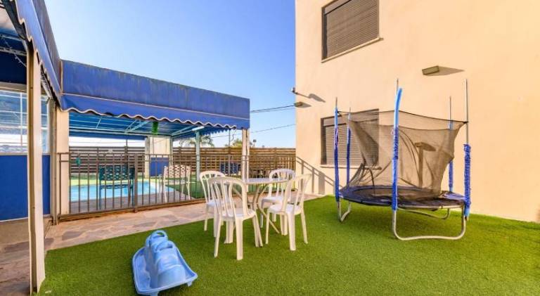 Charming serviced apartment with pool, garden & patio | Pets are welcome — photo 4