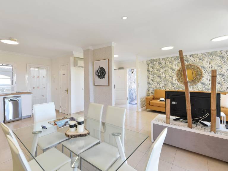 Fully equipped vacation home with patio, garden & barbeque | Sea view | Beach nearby | Suitable for remote work | Pet-friendly — photo 5