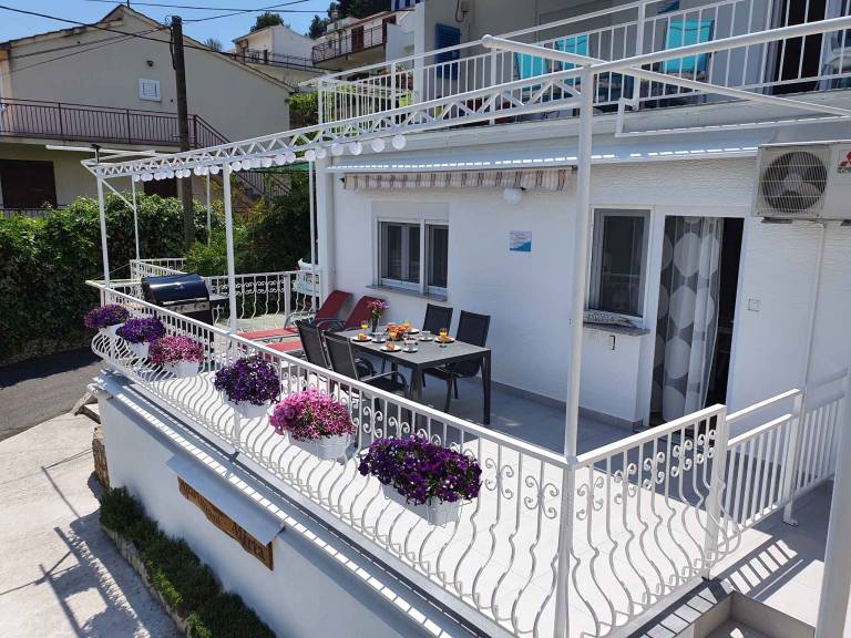 Holiday apartment 80 m from the beach — photo 2