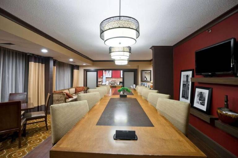 Hampton Inn Albany-Wolf Road (Airport) — photo 2