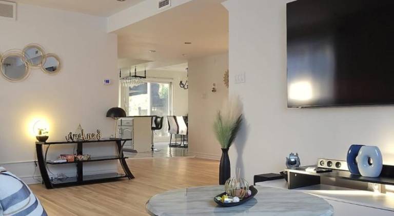Rental apartment with jacuzzi — photo 2