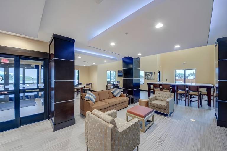 Holiday Inn Express Carrizo Springs By IHG — photo 4