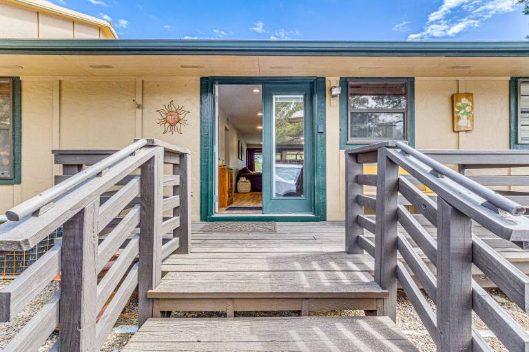 < 2 Mi to Grindstone Lake & Trails! Mtn-View Condo — photo 4