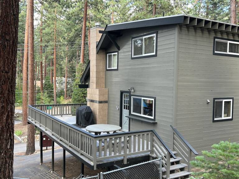 Foothill Folly Pet-Friendly Walk to beach NVH1001 — photo 5