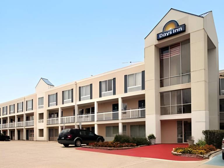 Days Inn by Wyndham Des Moines-West Clive in Clive, IA