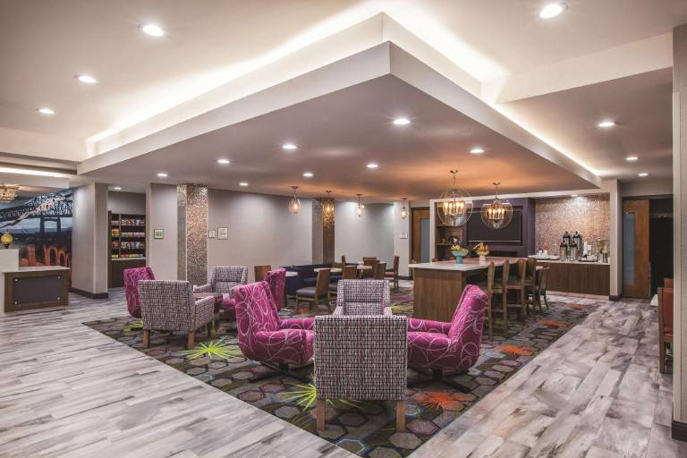 La Quinta Inn & Suites by Wyndham Baton Rouge - Port Allen — photo 3