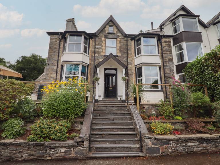 Children-friendly cottage with garden | Pets allowed in Betws-Y-Coed