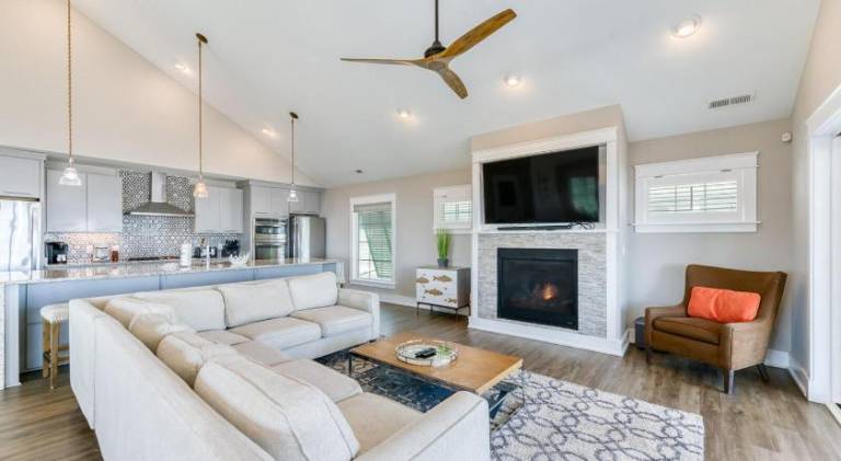 Nice vacation home with pool & hot tub | Beach nearby | Pets are welcome — photo 2