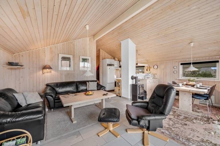 Cozy holiday home with a large enclosed terrace. — photo 3