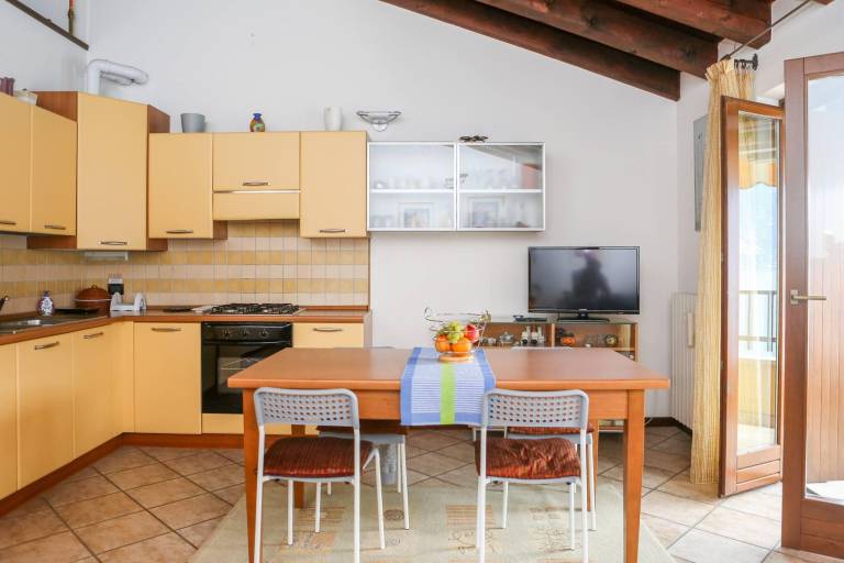 Holiday apartment with terrace — photo 4