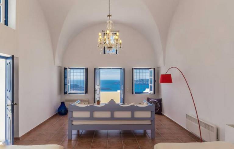 Fully equipped villa with pool, yard & grill | Pet-friendly — photo 2