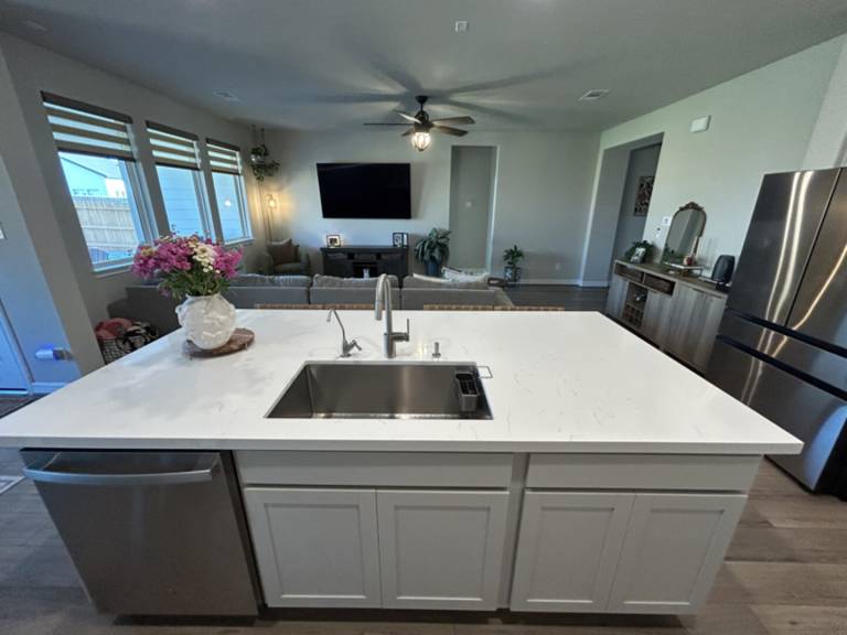 Family-oriented vacation home with pool & yard | Pet-friendly — photo 3