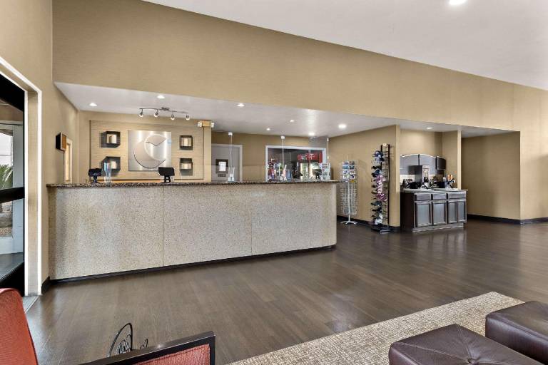 Comfort Inn & Suites Sequoia Kings Canyon — photo 5