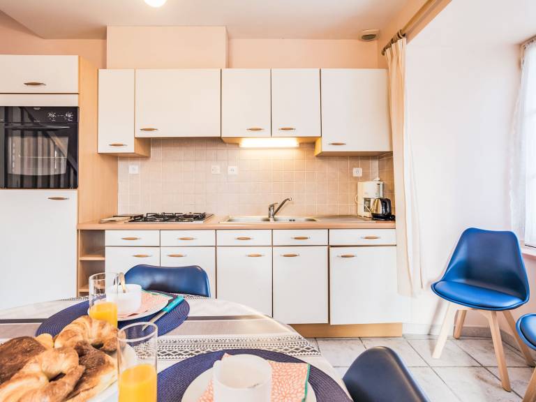 Wonderful rental apartment with patio | Close to the beach | Pet-friendly — photo 2