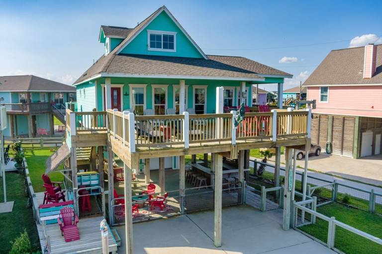 Lovely house with garden & barbecue | Beach view | Pet-friendly in Bolivar, TX