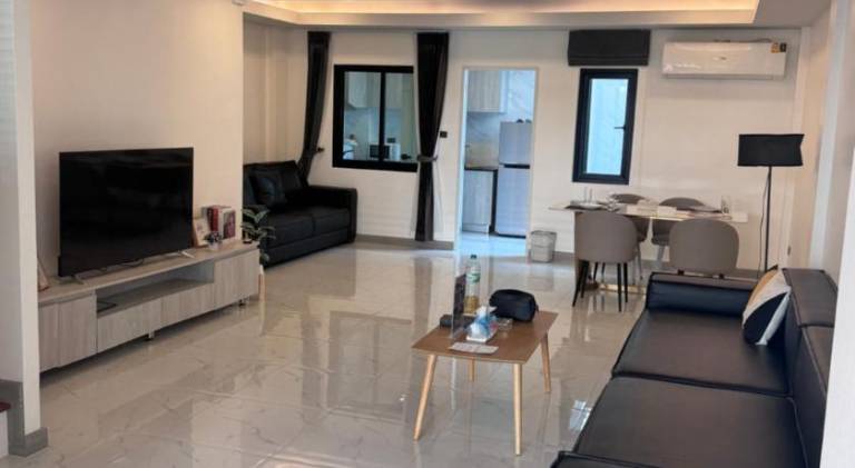 Holiday apartment with pool — photo 2