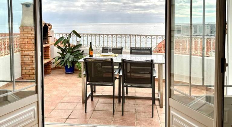 Rental apartment with terrace & barbecue — photo 2