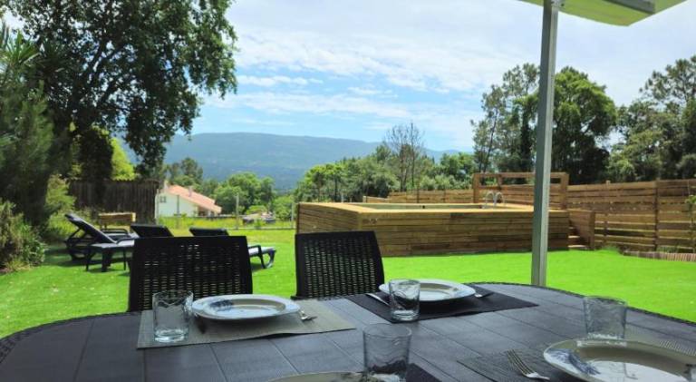 Fully equipped vacation home with private pool, BBQ & garden | Suitable for remote work | Pets allowed in Leiria
