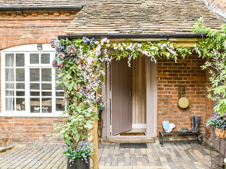 Child-friendly cottage | River view | Pets are welcome in Malvern