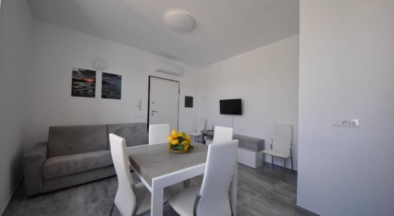 Rental apartment with 2 rooms for 6 persons — photo 4