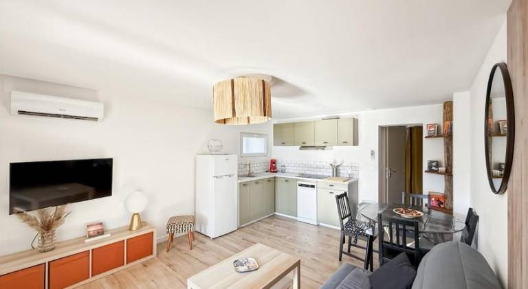 Apartment with 1 room for 4 persons — photo 2