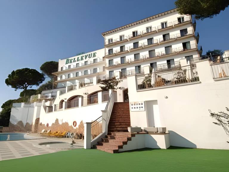 Hotel Montjoi by Brava Hoteles in Sant Feliu de Guíxols