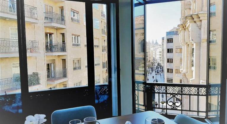 Serviced apartment with terrace | Close to Plaza Mayor | Suitable for remote work | Pets allowed in Salamanca