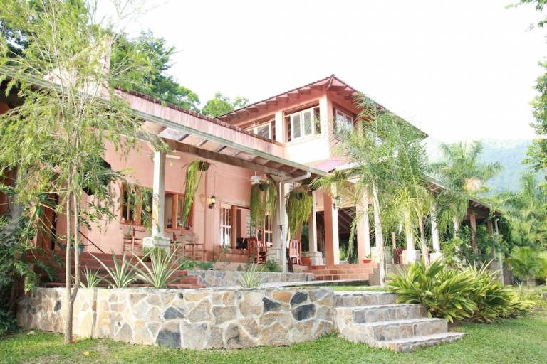 Bed & Breakfast  La Ceiba