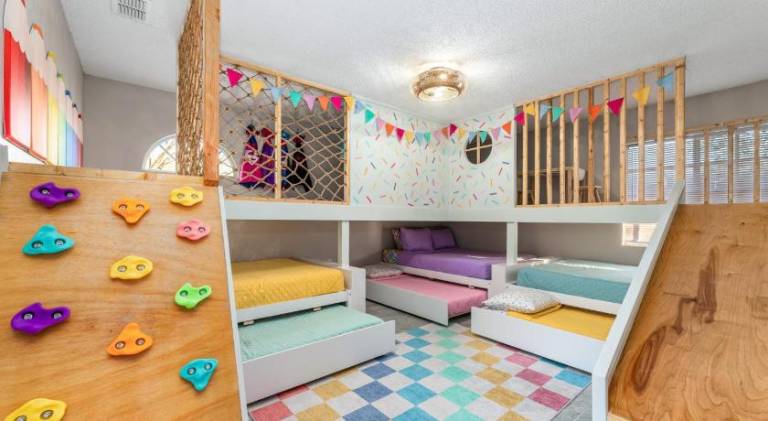 Pleasant vacation home with pool | Perfect for remote work | Pets are welcome in Tampa, FL