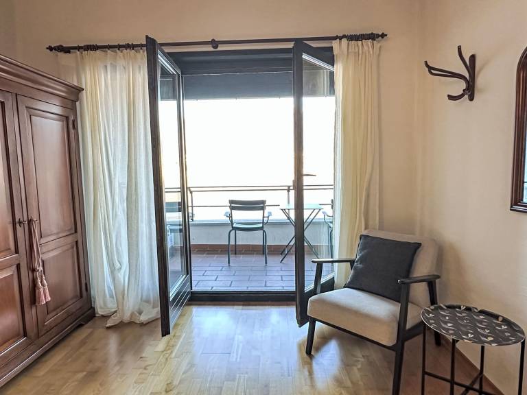 Beautiful rental apartment with yard, pool & terrace | Mountain view | Pets allowed — photo 4